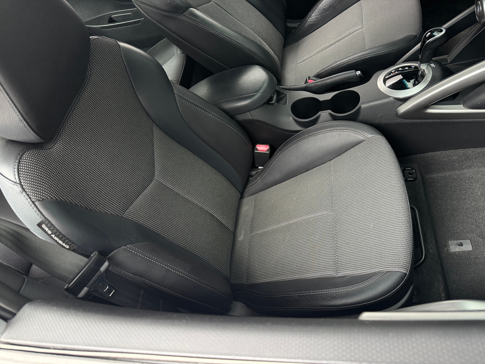 Thumbnail: 2013 Hyundai Veloster - 2