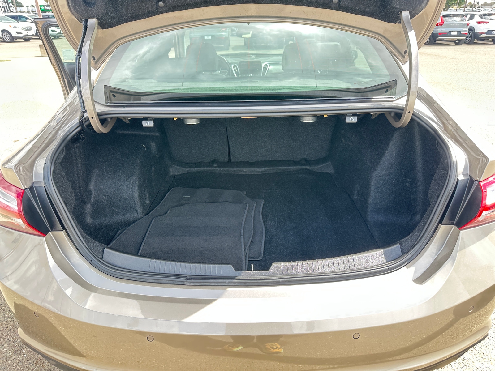 Thumbnail: 2024 Chevrolet Malibu - 6