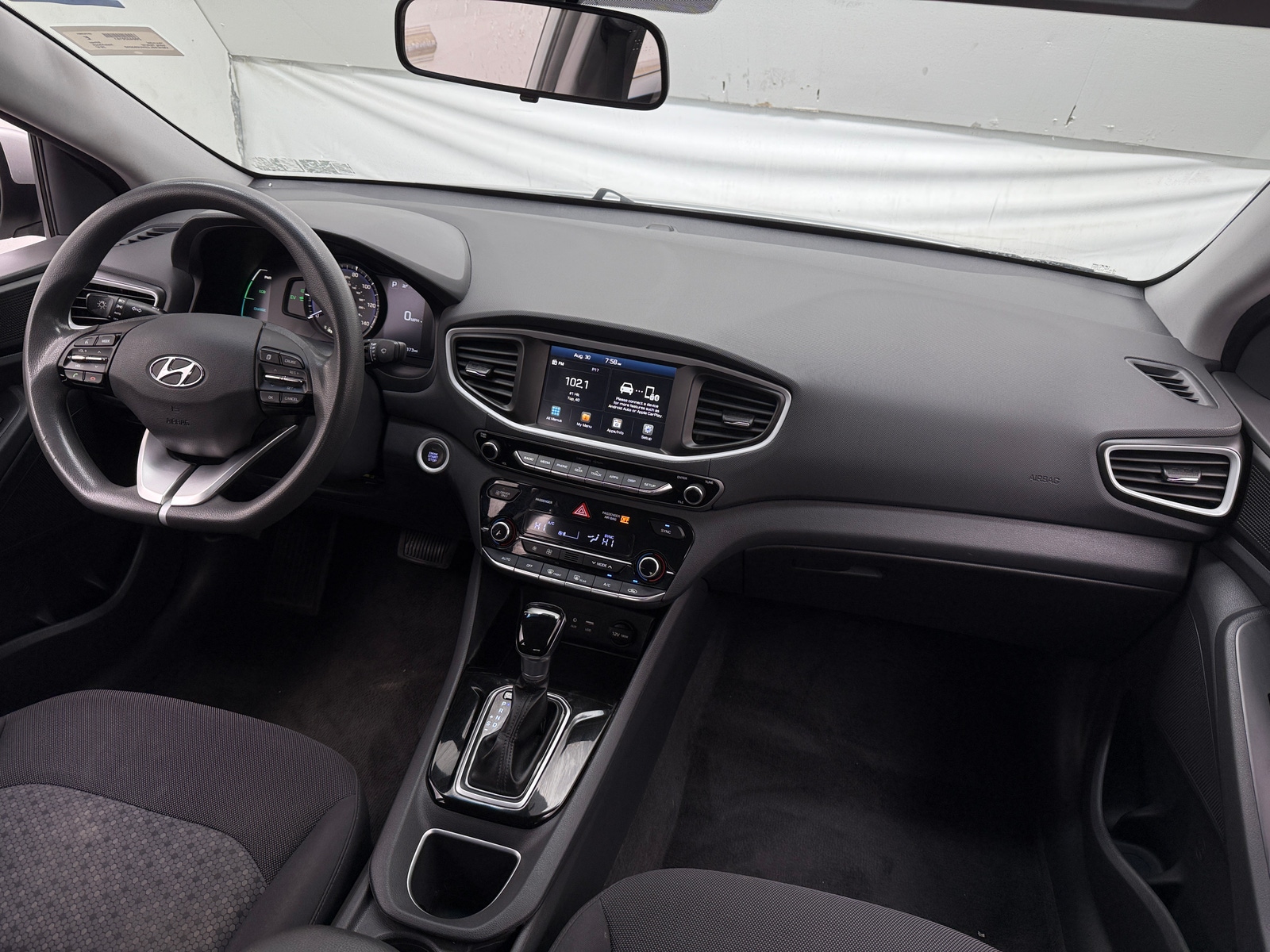 Thumbnail: 2017 Hyundai Ioniq - 3