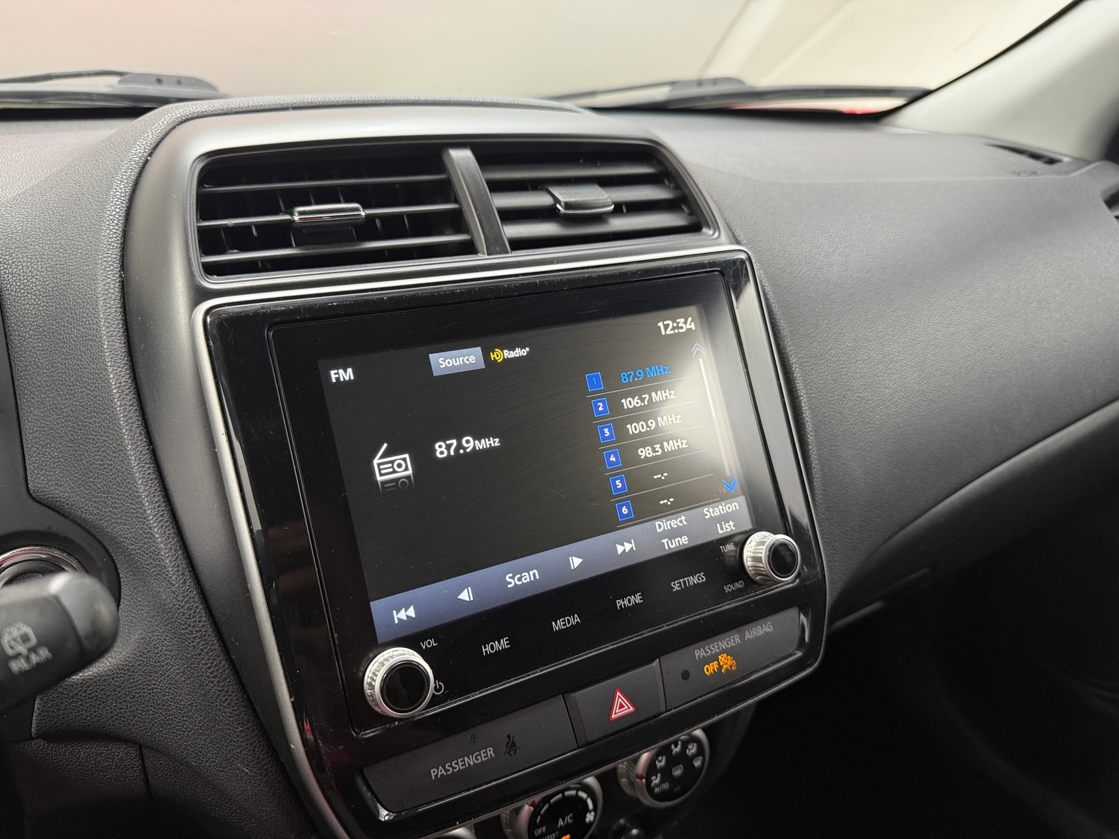 Thumbnail: 2022 Mitsubishi Outlander Sport - 3