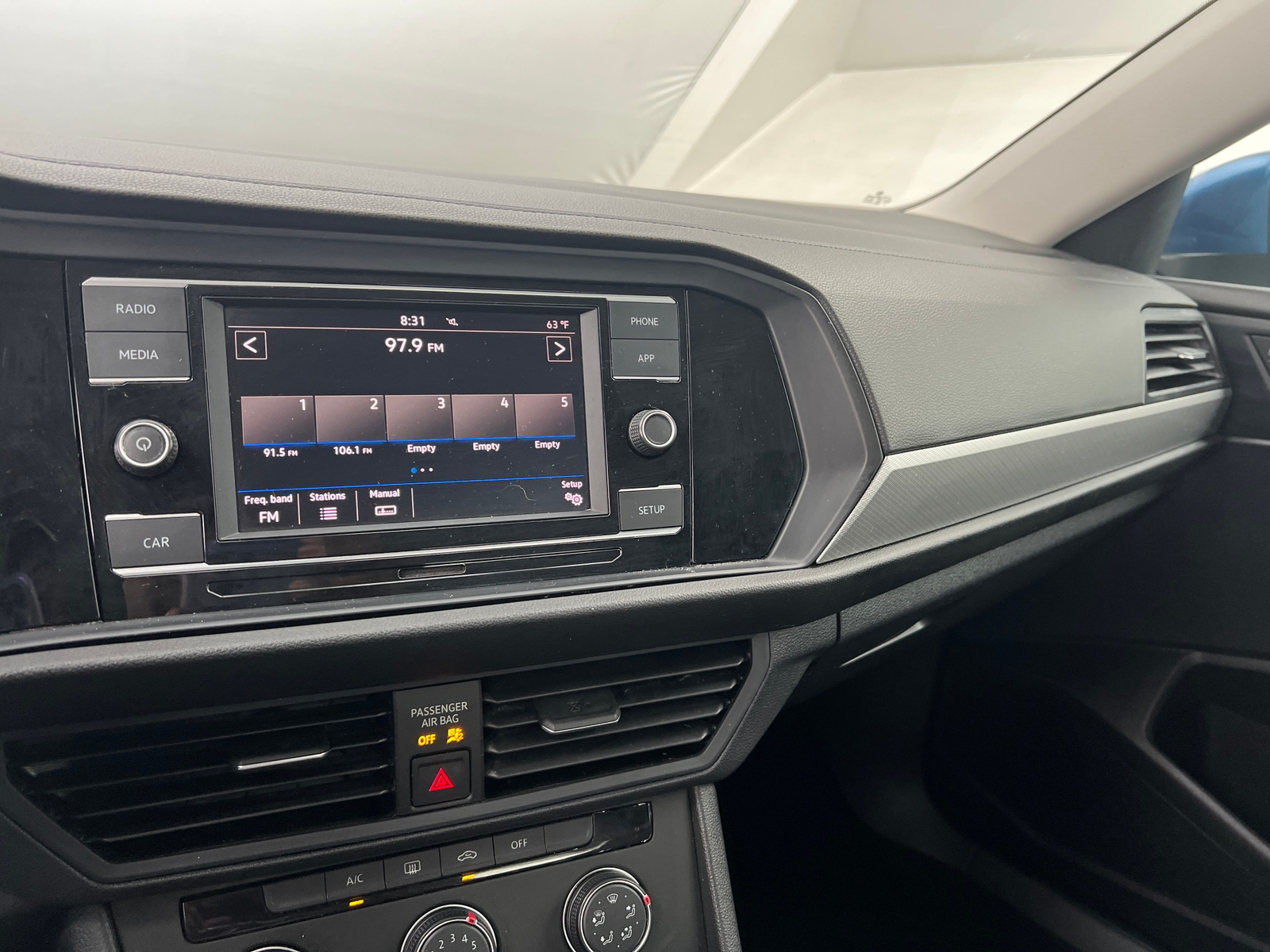Thumbnail: 2019 Volkswagen Jetta - 4