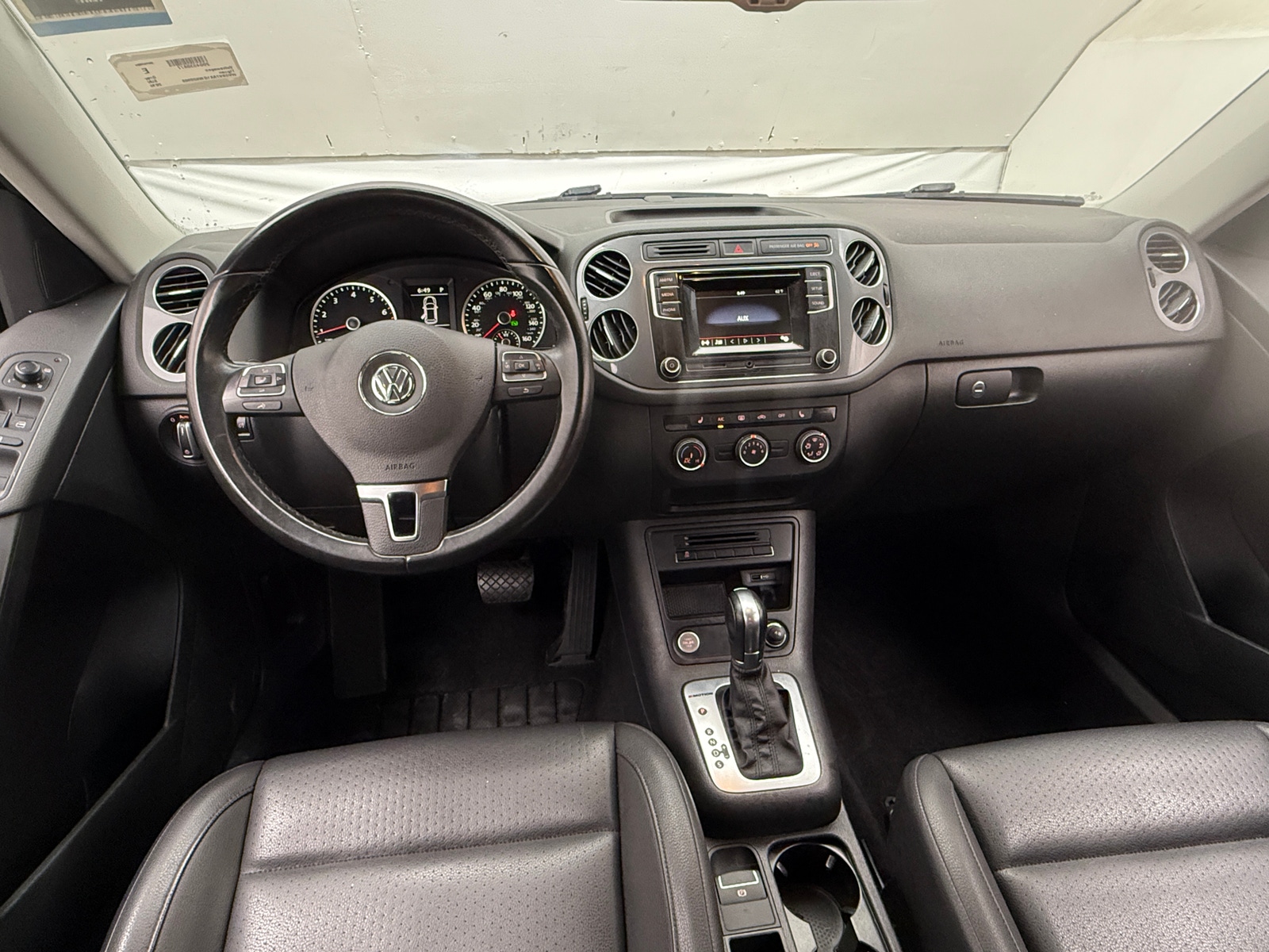 Thumbnail: 2016 Volkswagen Tiguan - 2