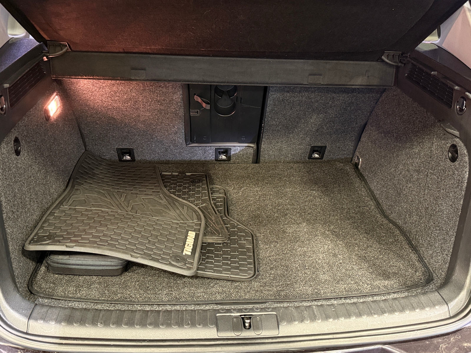 Thumbnail: 2016 Volkswagen Tiguan - 6