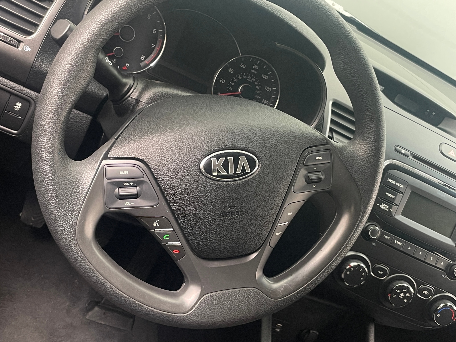 Thumbnail: 2017 Kia Forte - 5