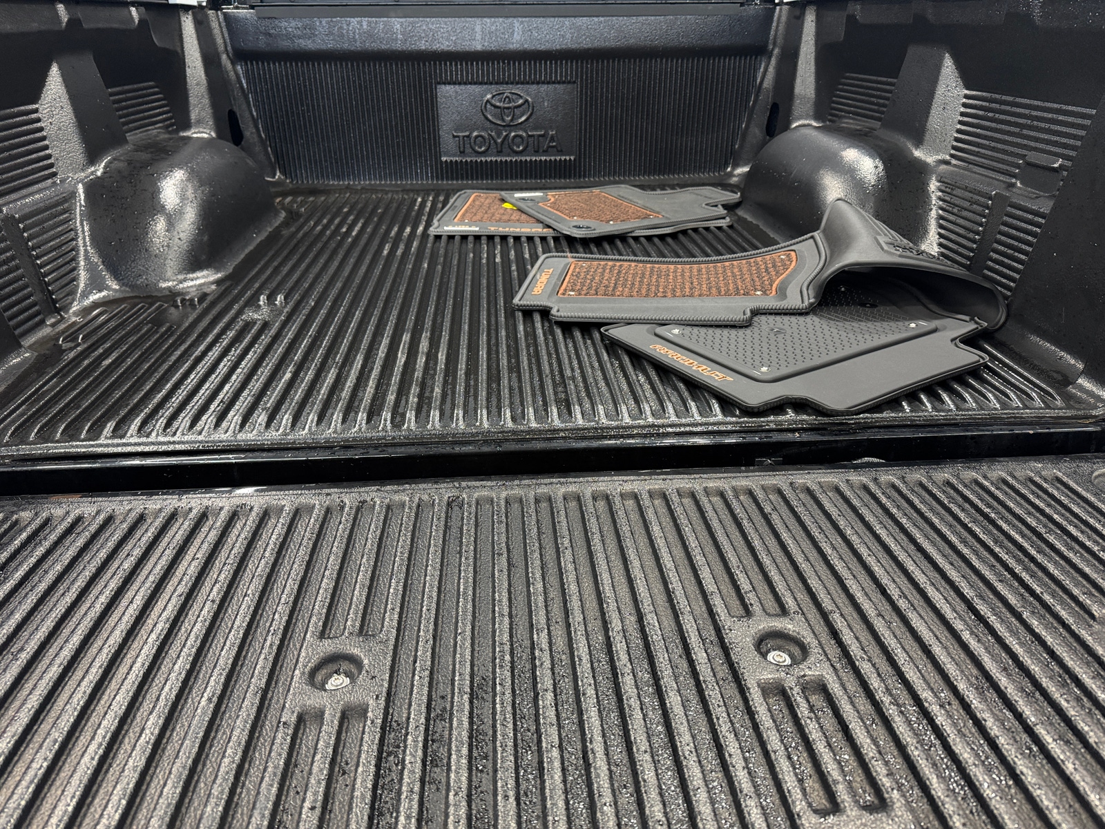 Thumbnail: 2020 Toyota Tundra - 6