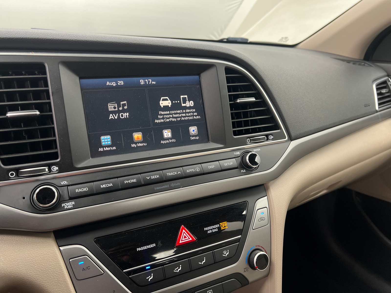 Thumbnail: 2017 Hyundai Elantra - 4