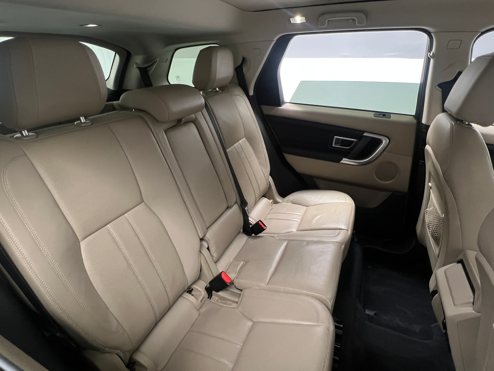 Thumbnail: 2017 Land Rover Discovery Sport - 5