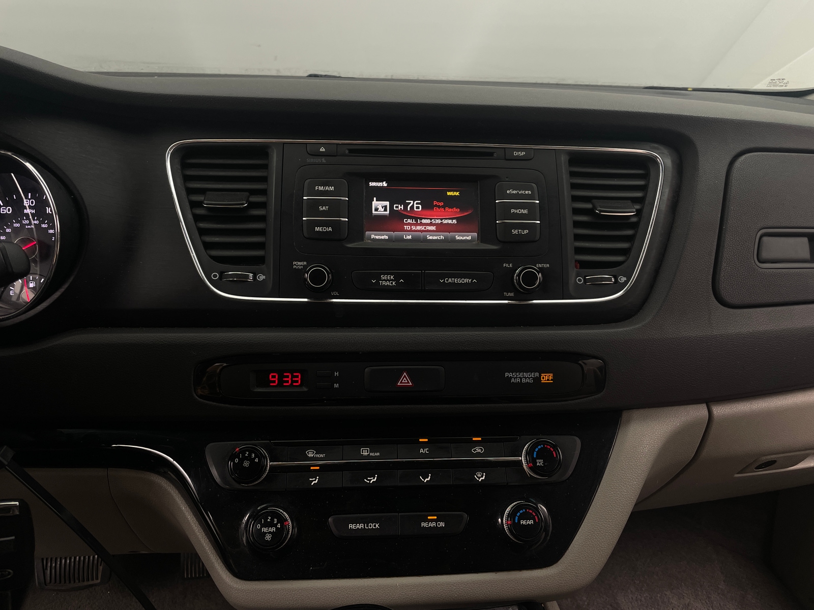 Thumbnail: 2016 Kia Sedona - 4