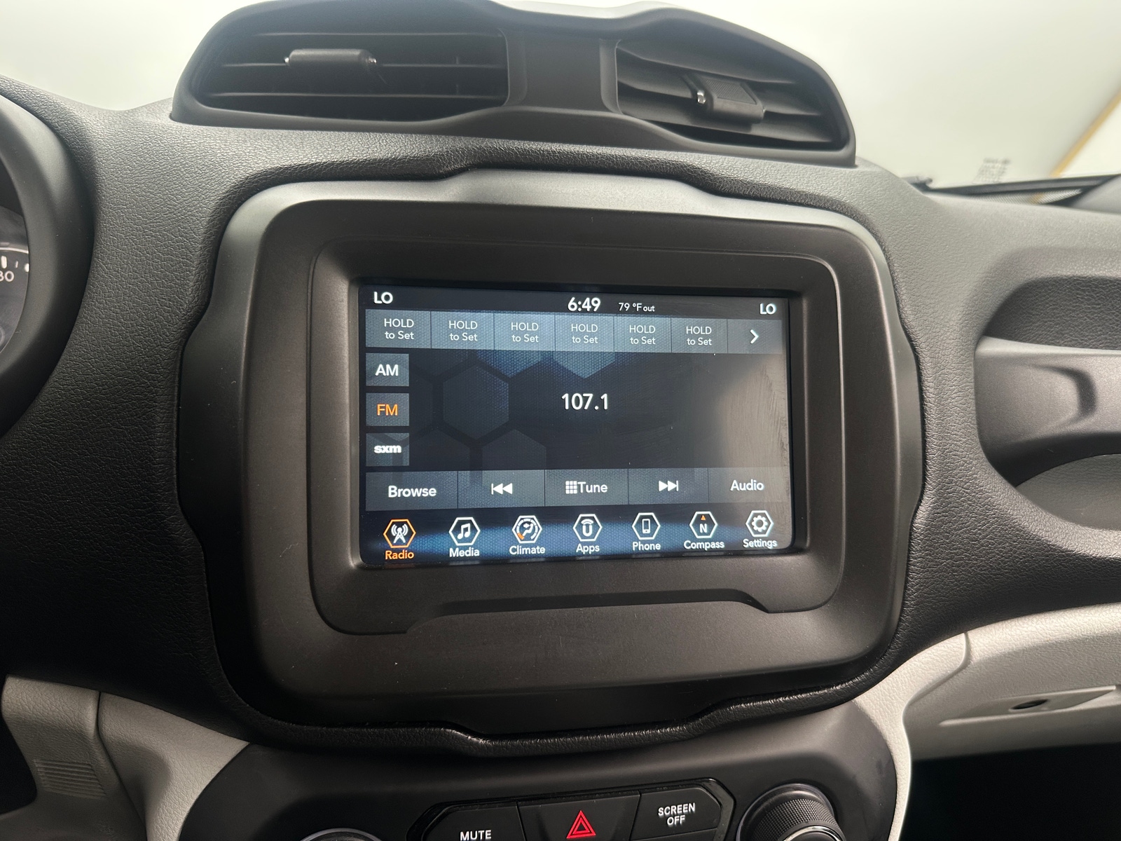 Thumbnail: 2020 Jeep Renegade - 4