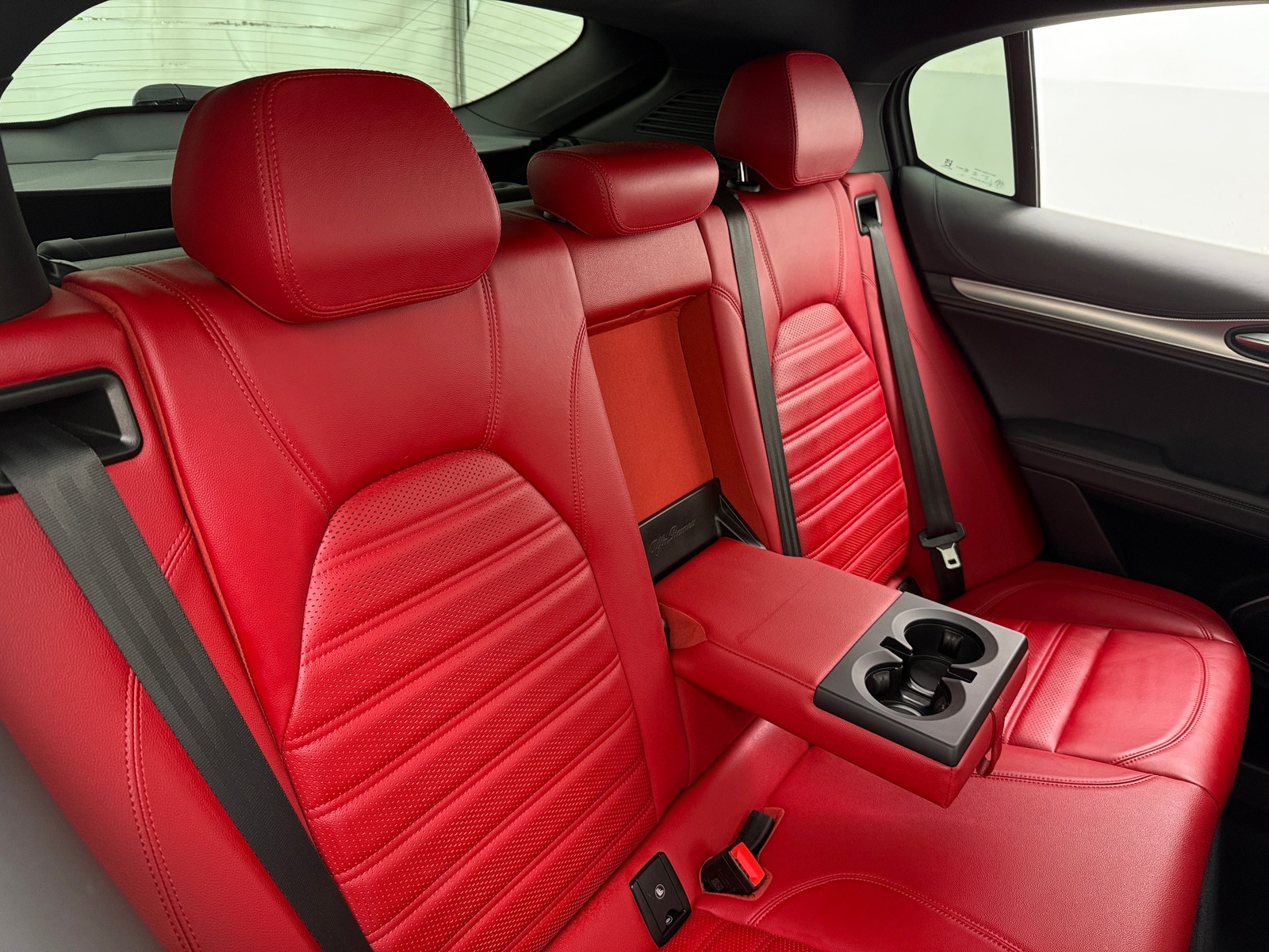 Thumbnail: 2022 Alfa Romeo Stelvio - 5