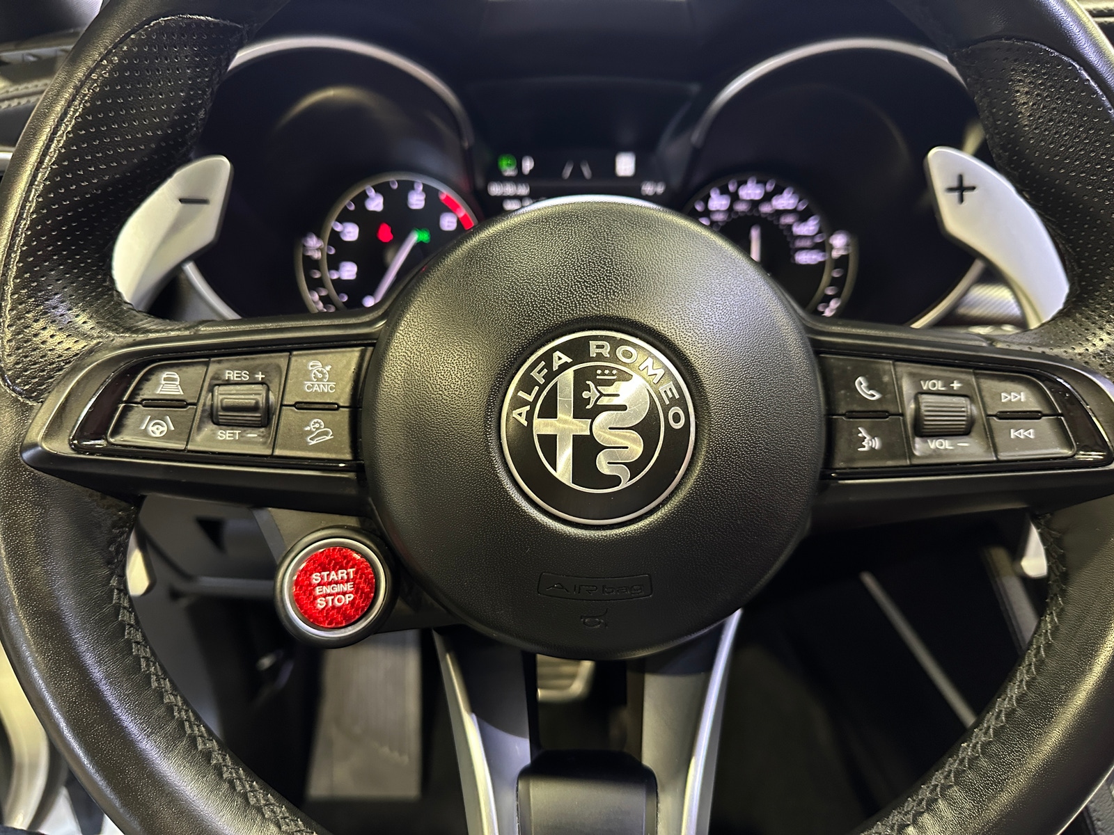 Thumbnail: 2022 Alfa Romeo Stelvio - 4