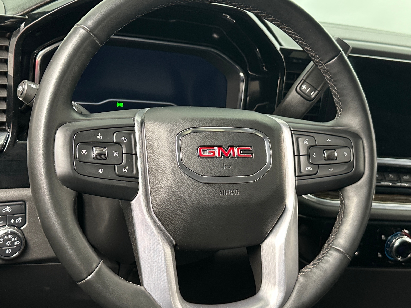 Thumbnail: 2023 GMC Sierra 1500 - 4