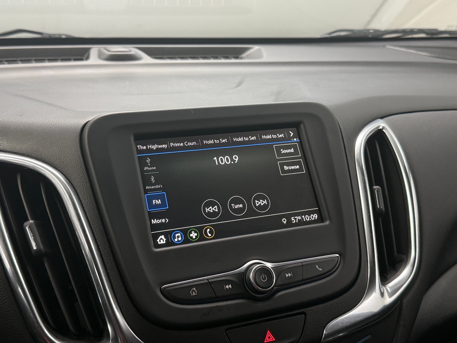 Thumbnail: 2019 Chevrolet Equinox - 4