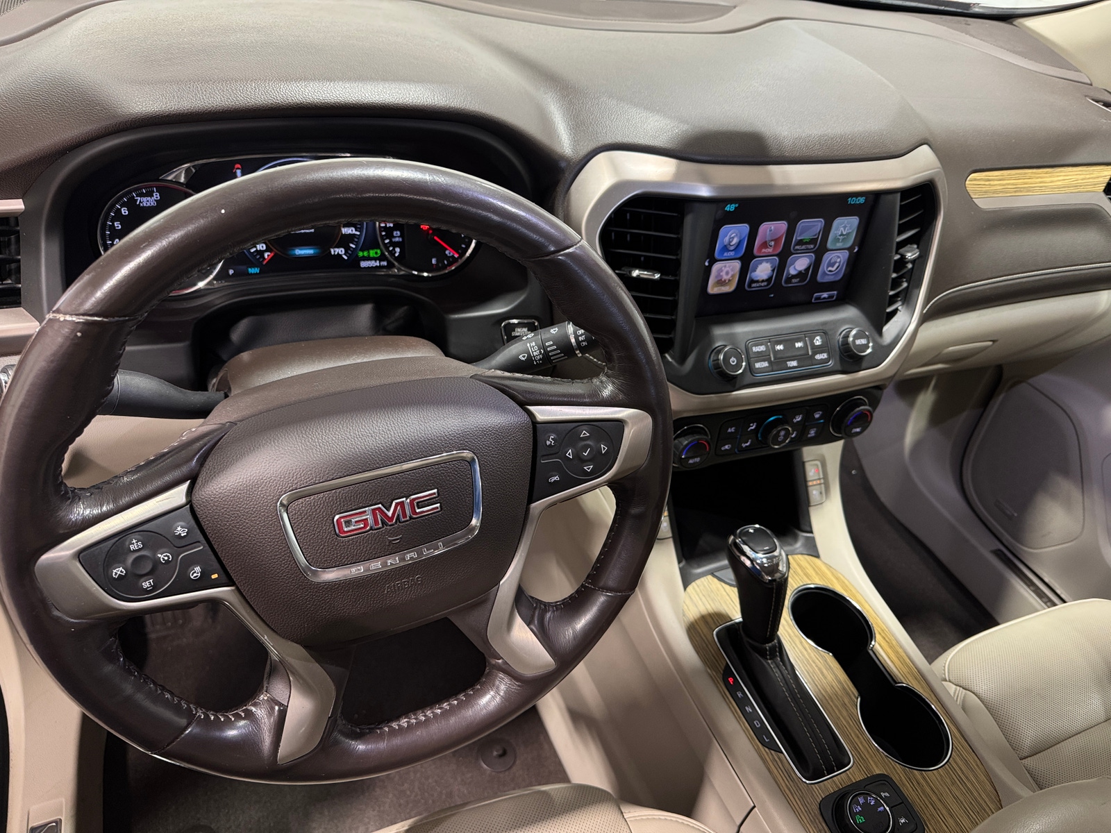 Thumbnail: 2018 GMC Acadia - 2