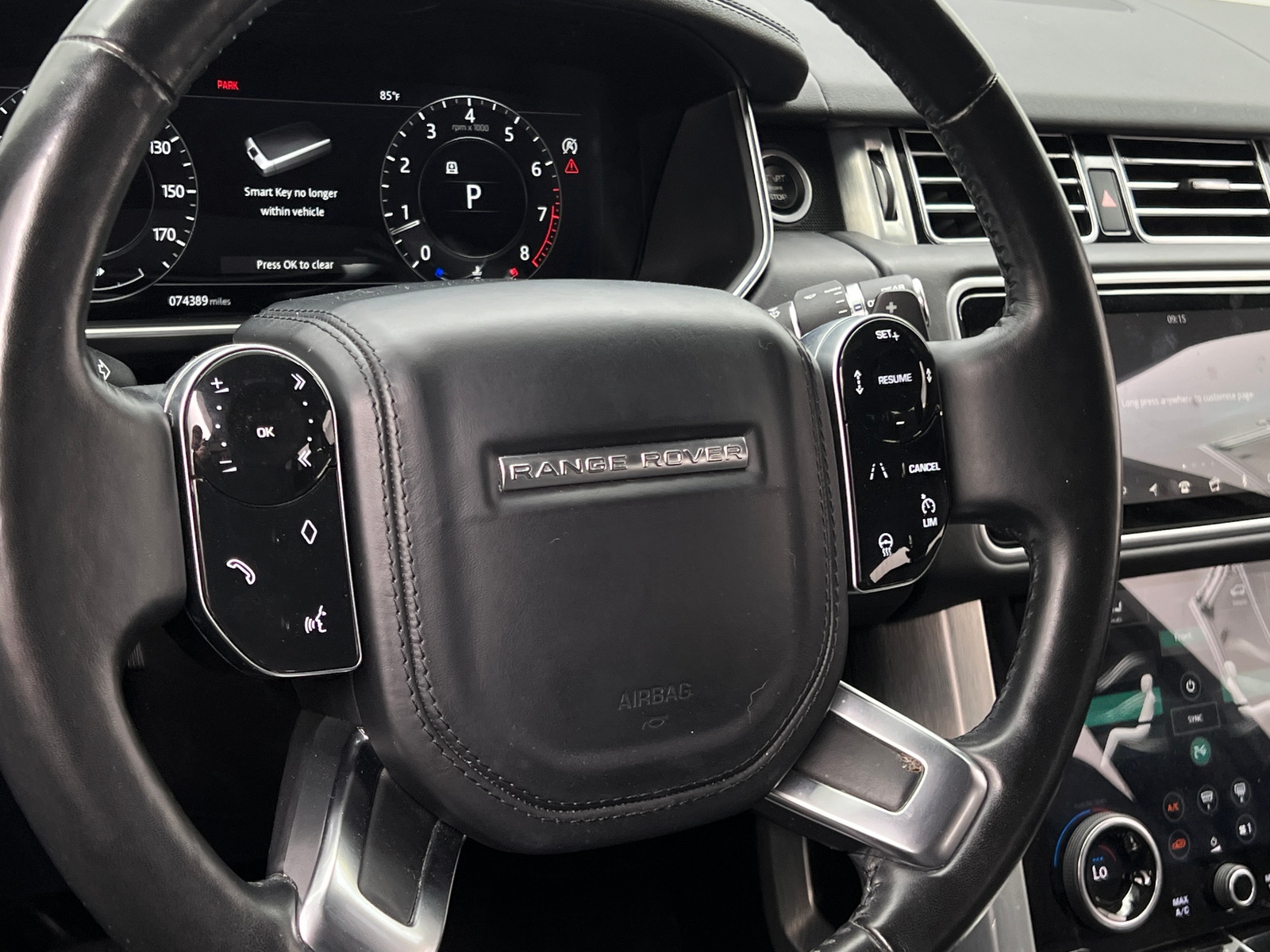 Thumbnail: 2018 Land Rover Range Rover - 4