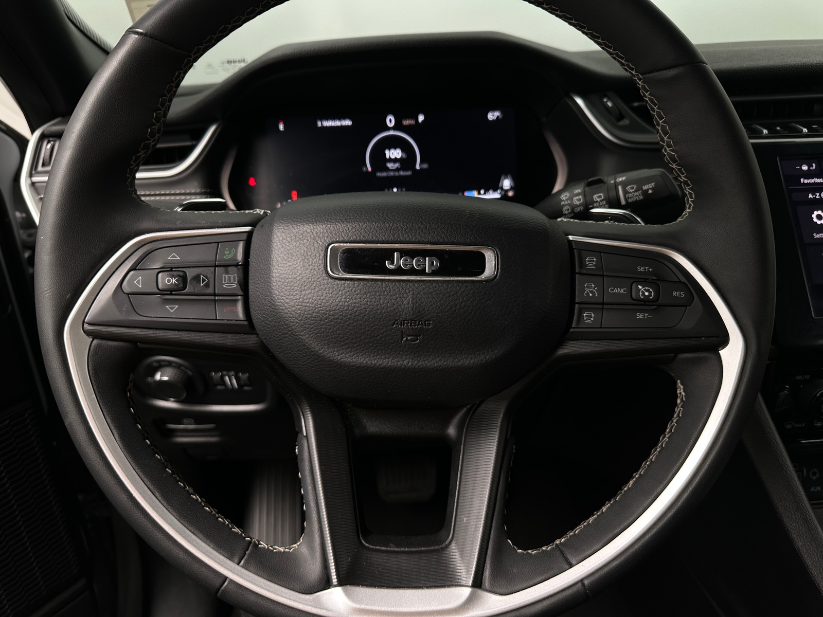 Thumbnail: 2024 Jeep Grand Cherokee L - 4