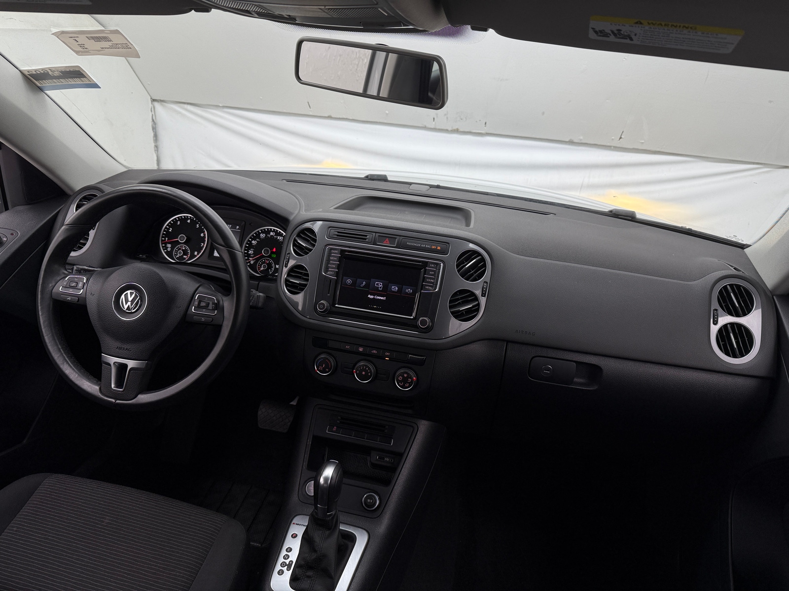Thumbnail: 2017 Volkswagen Tiguan - 3