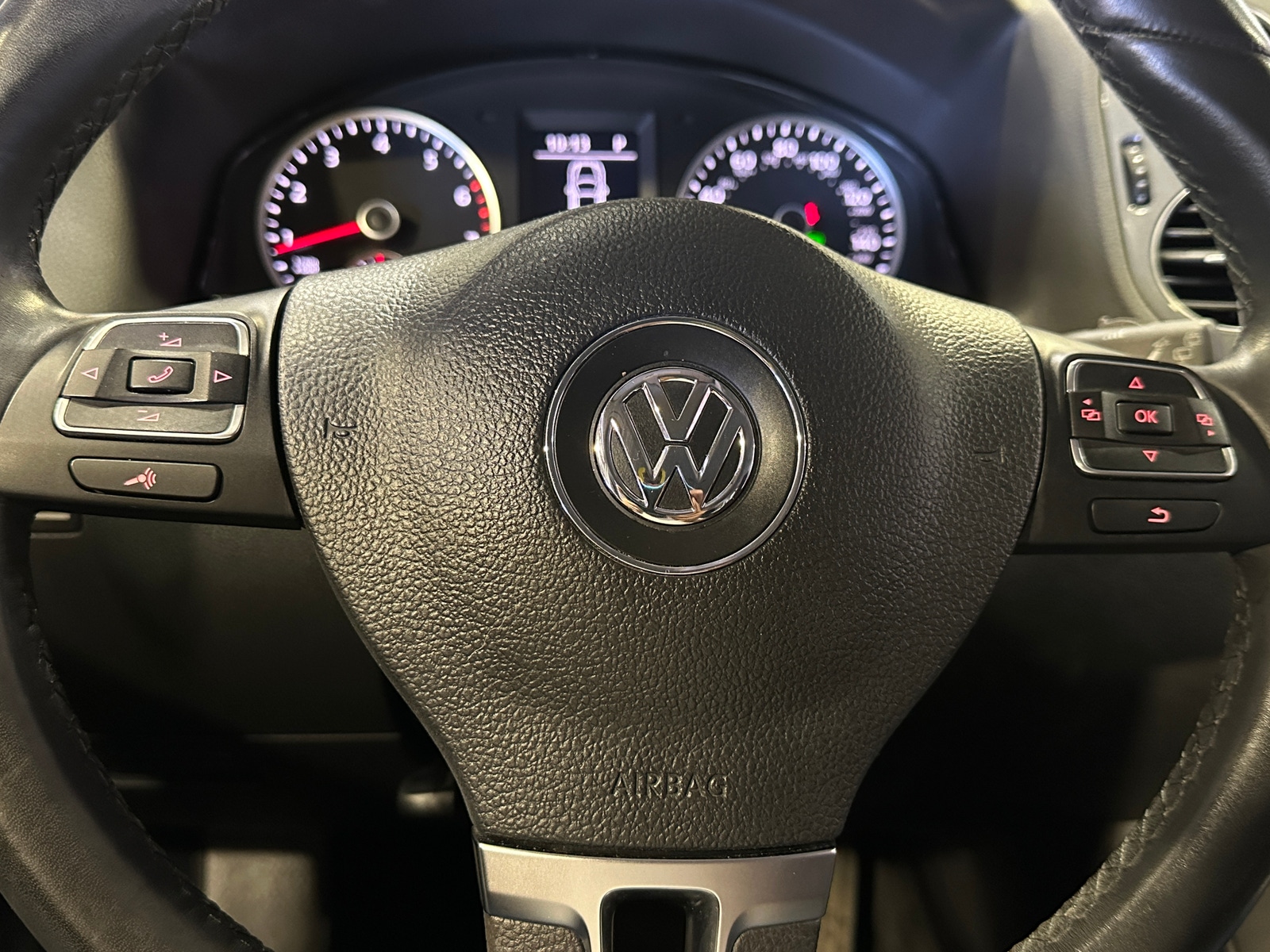 Thumbnail: 2017 Volkswagen Tiguan - 5