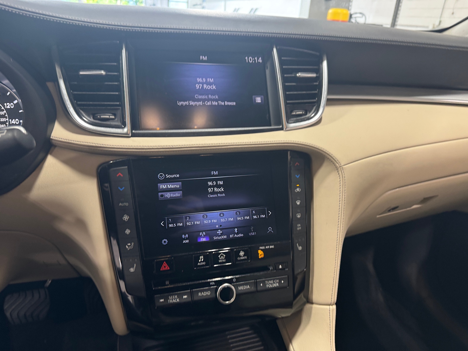 Thumbnail: 2021 INFINITI QX50 - 3