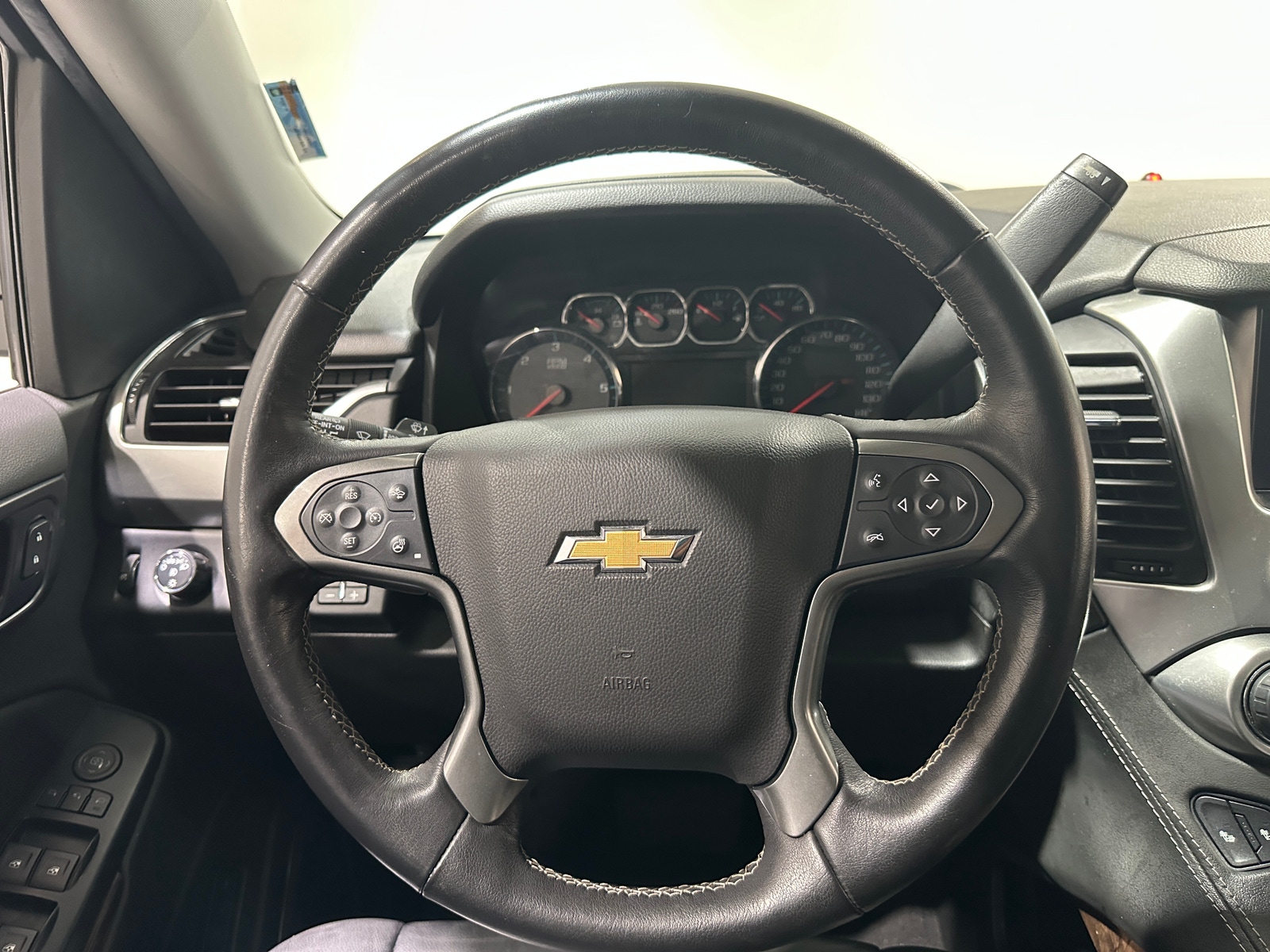 Thumbnail: 2019 Chevrolet Tahoe - 4