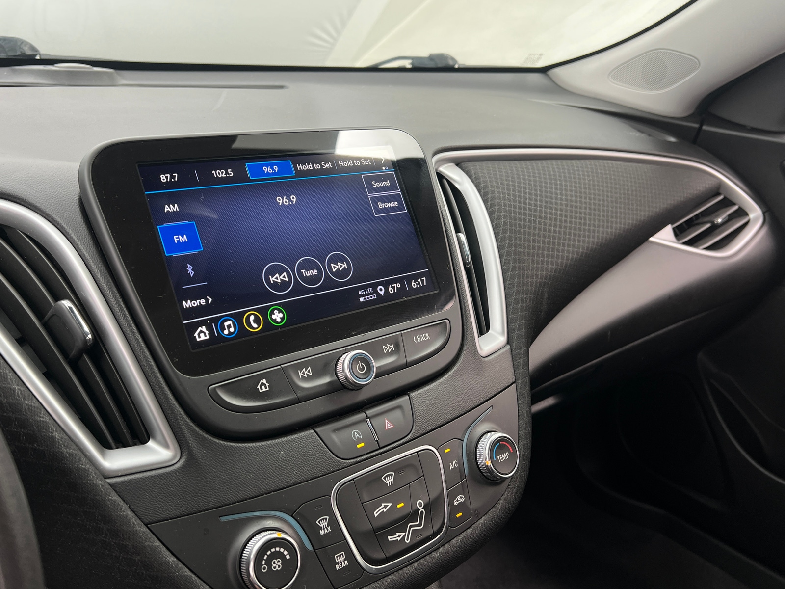 Thumbnail: 2024 Chevrolet Malibu - 4