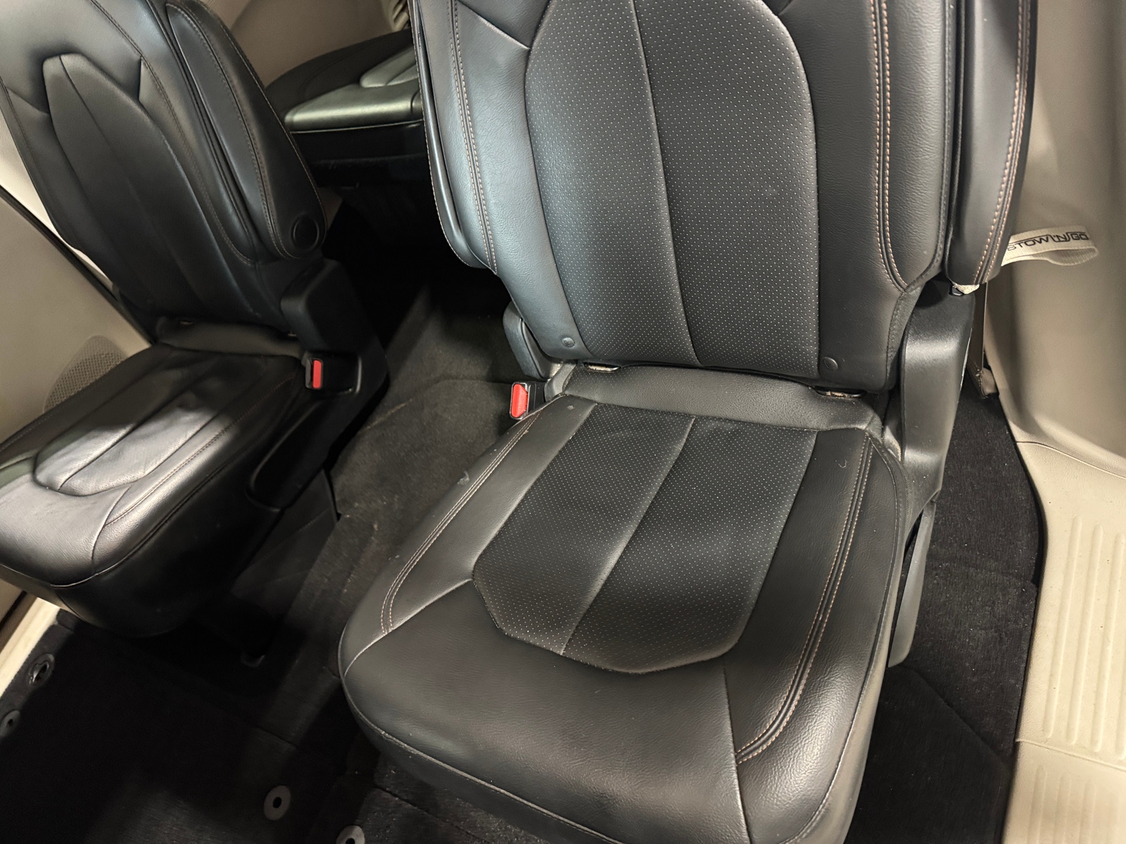 Thumbnail: 2018 Chrysler Pacifica - 5