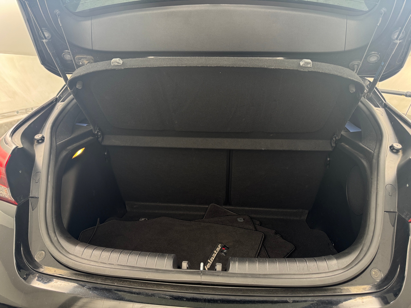 Thumbnail: 2019 Hyundai Veloster - 5