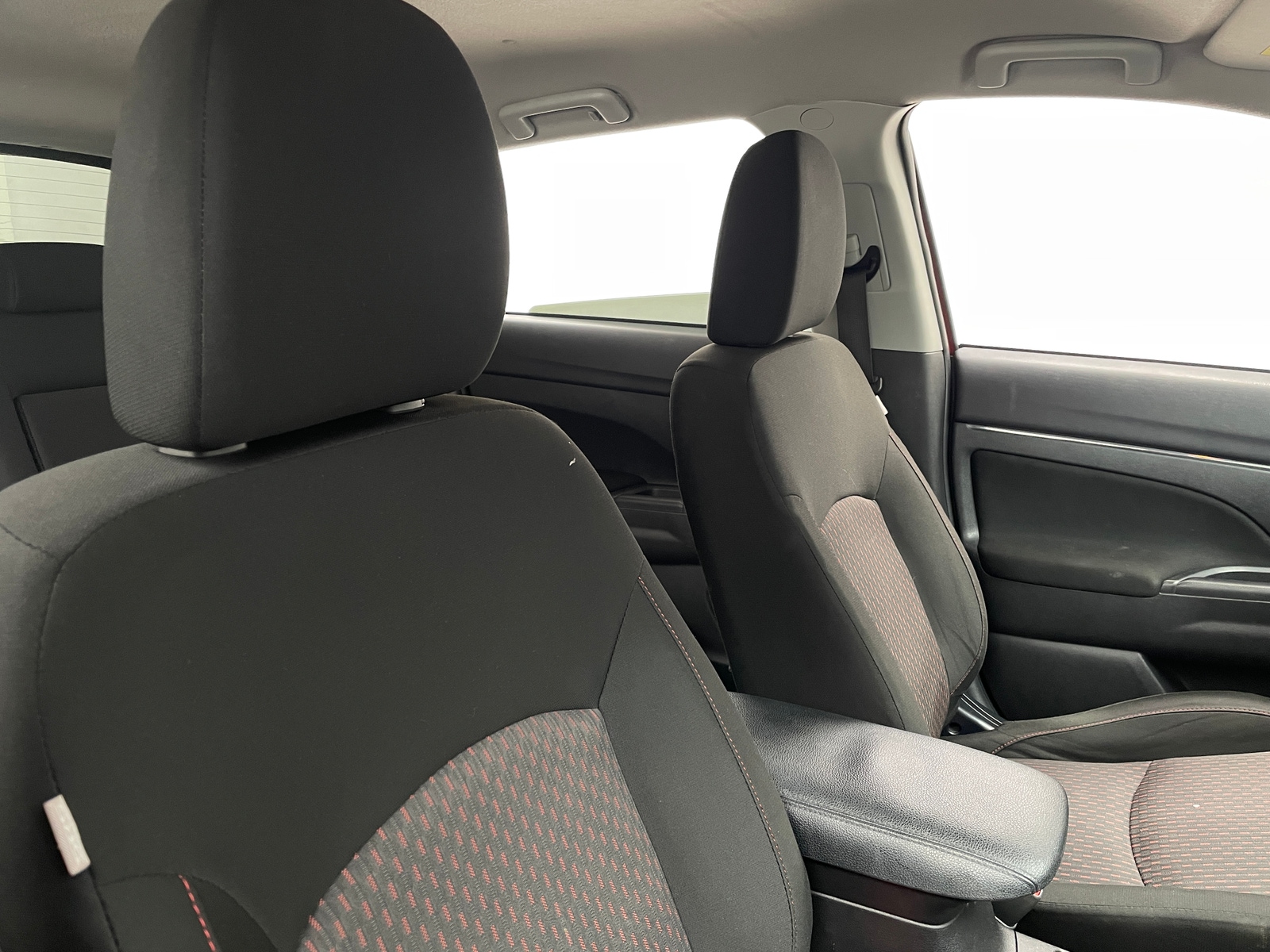 Thumbnail: 2018 Mitsubishi Outlander Sport - 2
