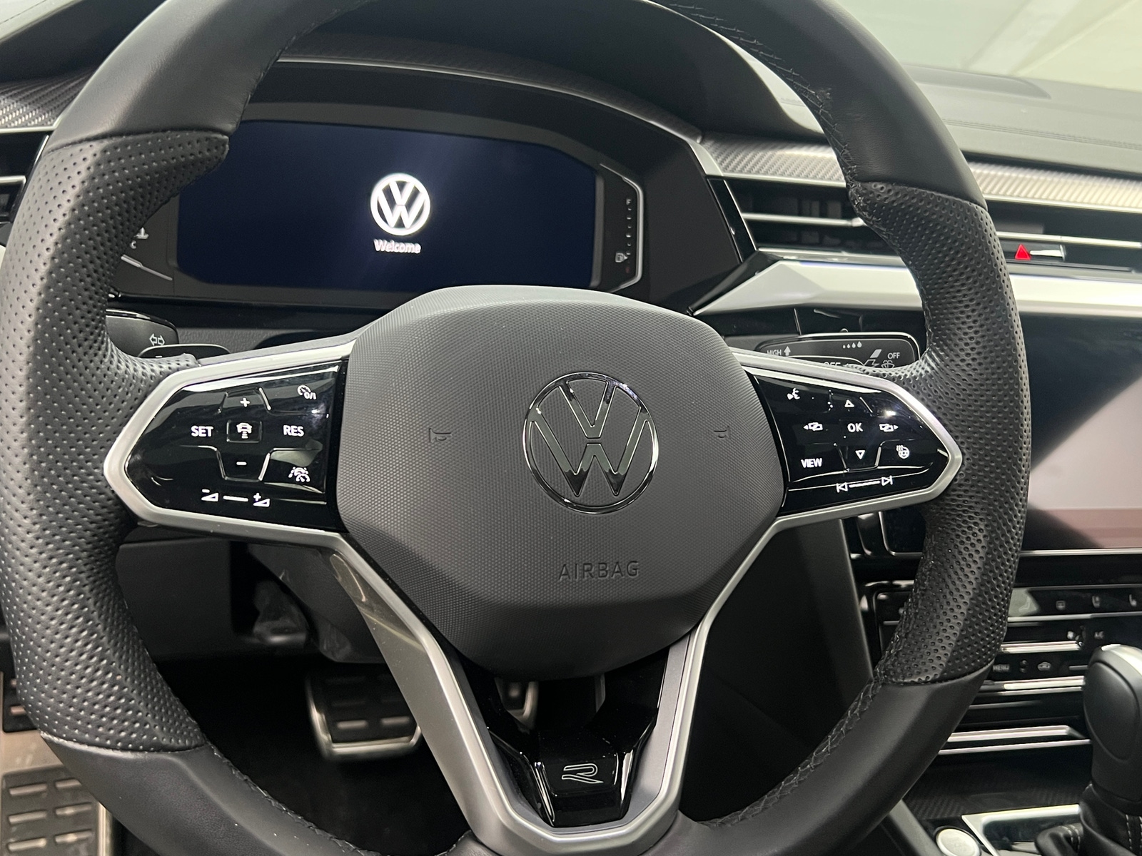 Thumbnail: 2023 Volkswagen Arteon - 4