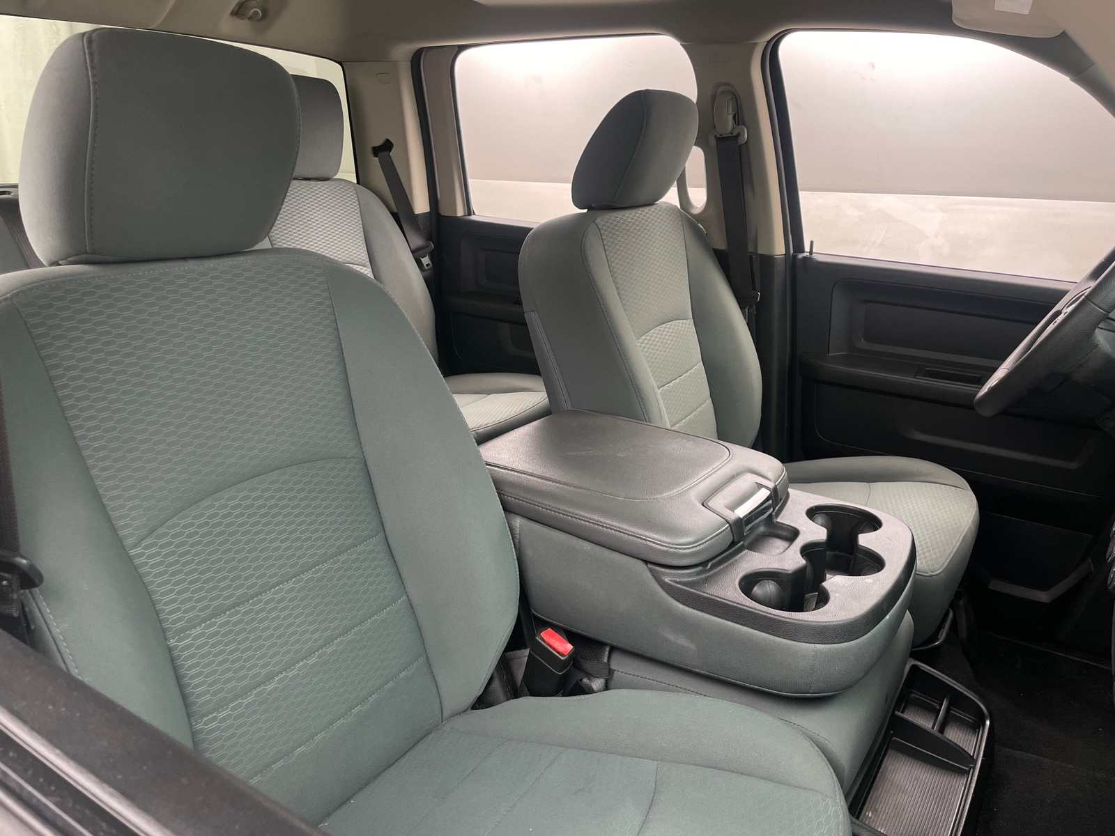 Thumbnail: 2020 RAM 1500 Classic - 2