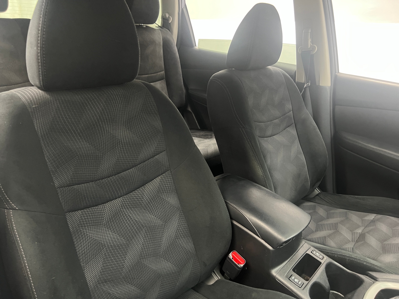 Thumbnail: 2016 Nissan Rogue - 2