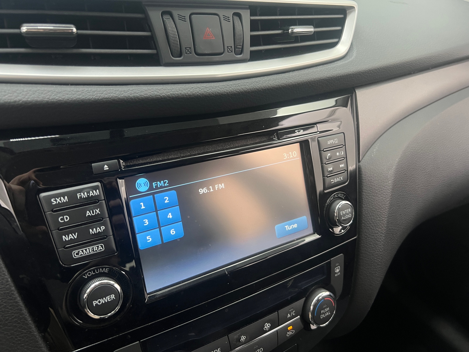 Thumbnail: 2016 Nissan Rogue - 4