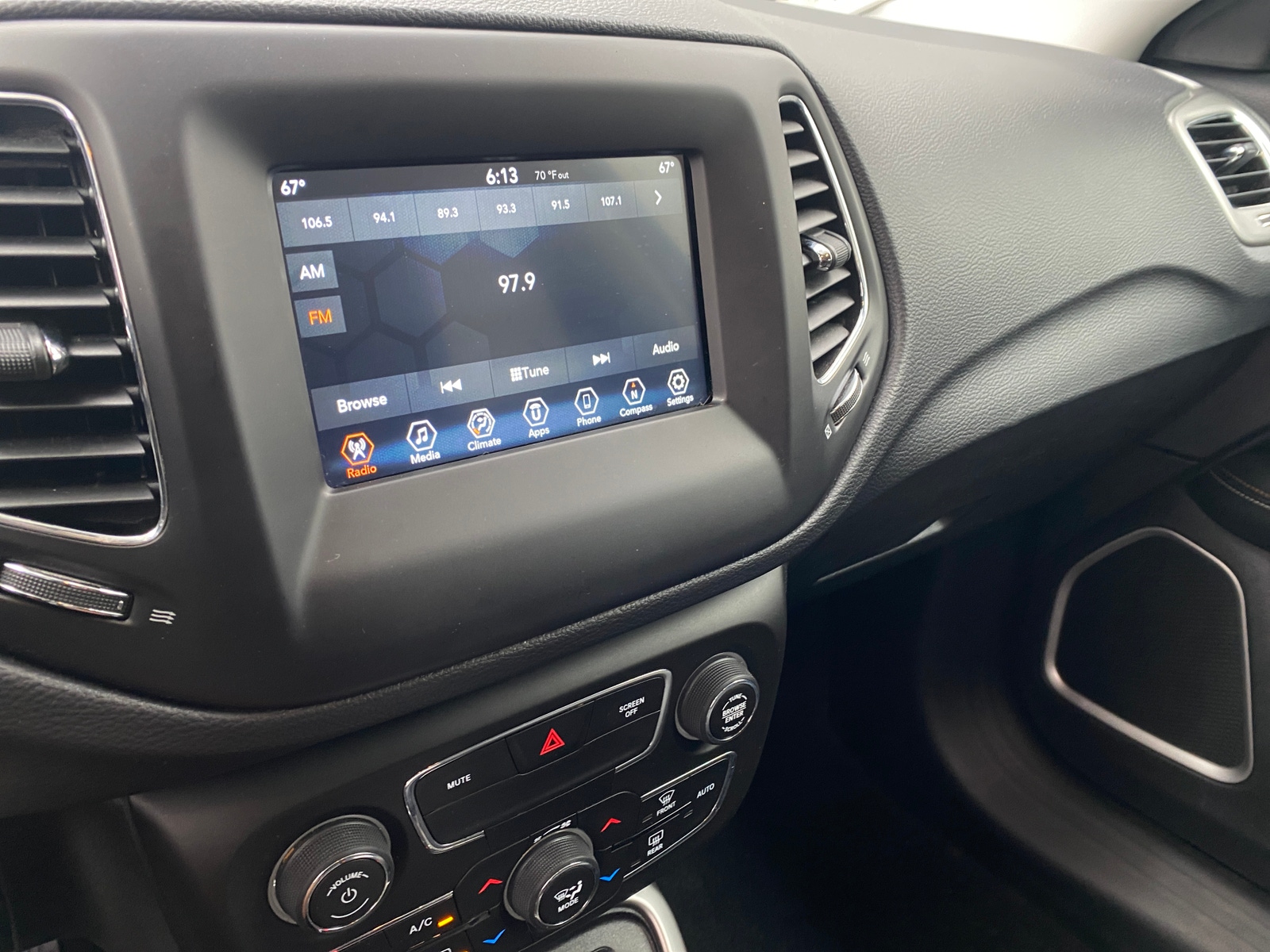 Thumbnail: 2019 Jeep Compass - 4