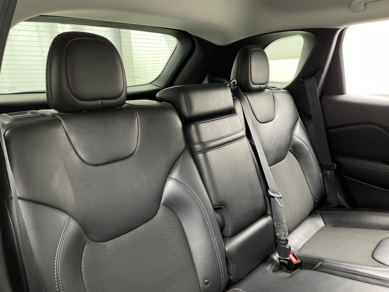 Thumbnail: 2019 Jeep Cherokee - 6