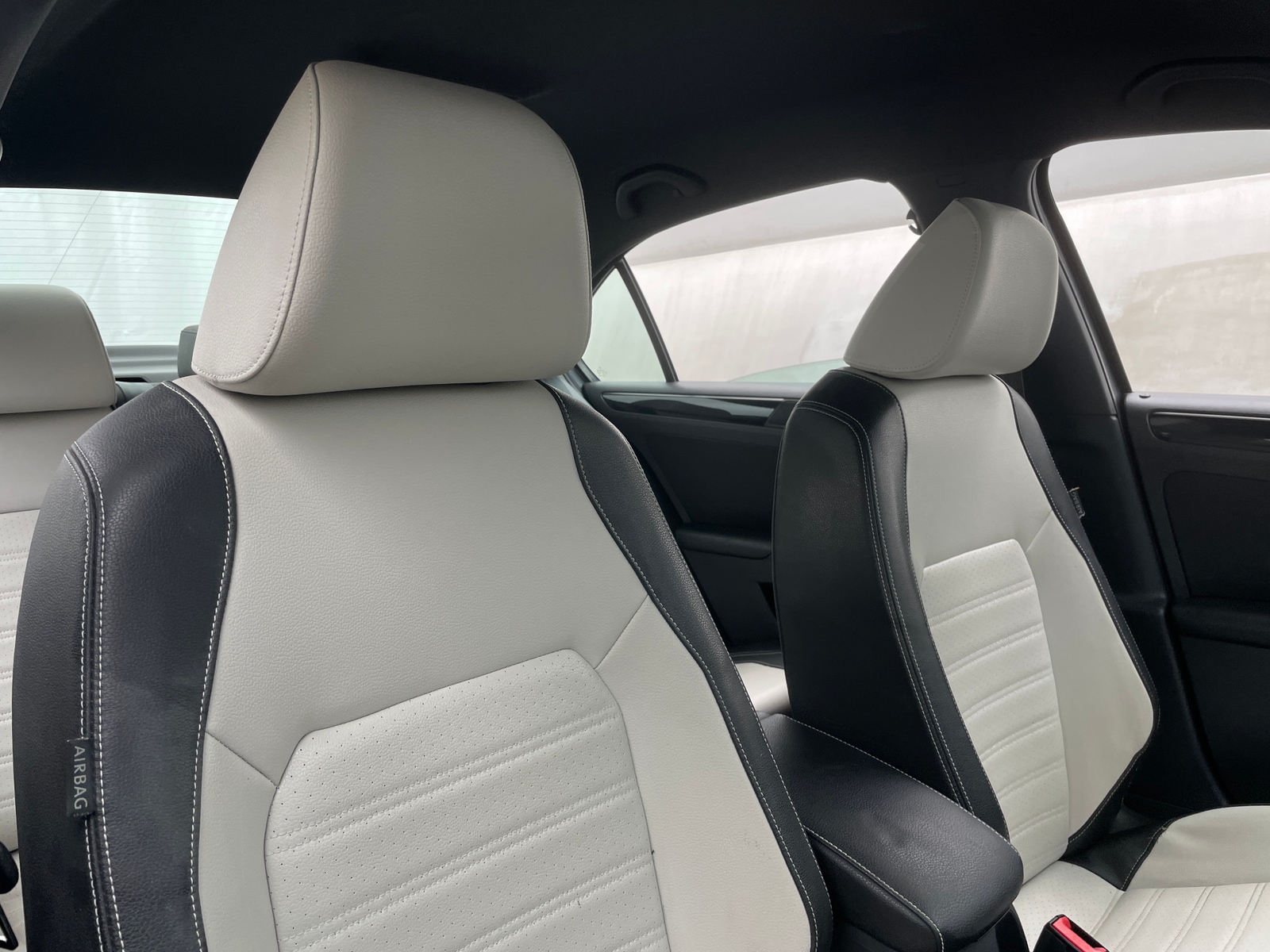 Thumbnail: 2015 Volkswagen Jetta - 2