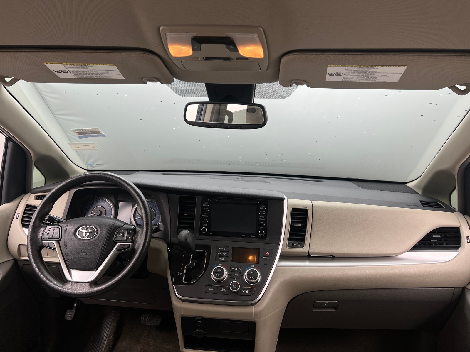 Thumbnail: 2018 Toyota Sienna - 3