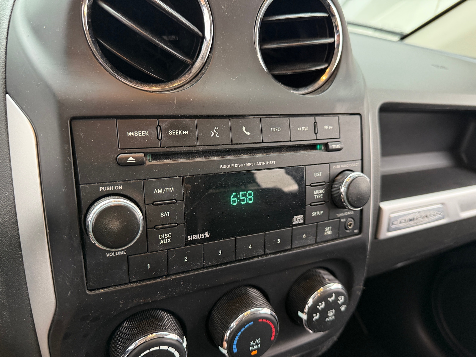 Thumbnail: 2016 Jeep Compass - 4