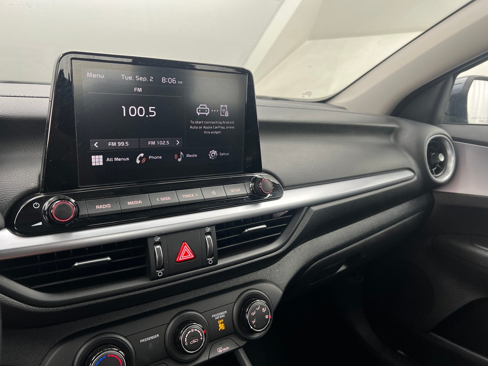 Thumbnail: 2023 Kia Forte - 4