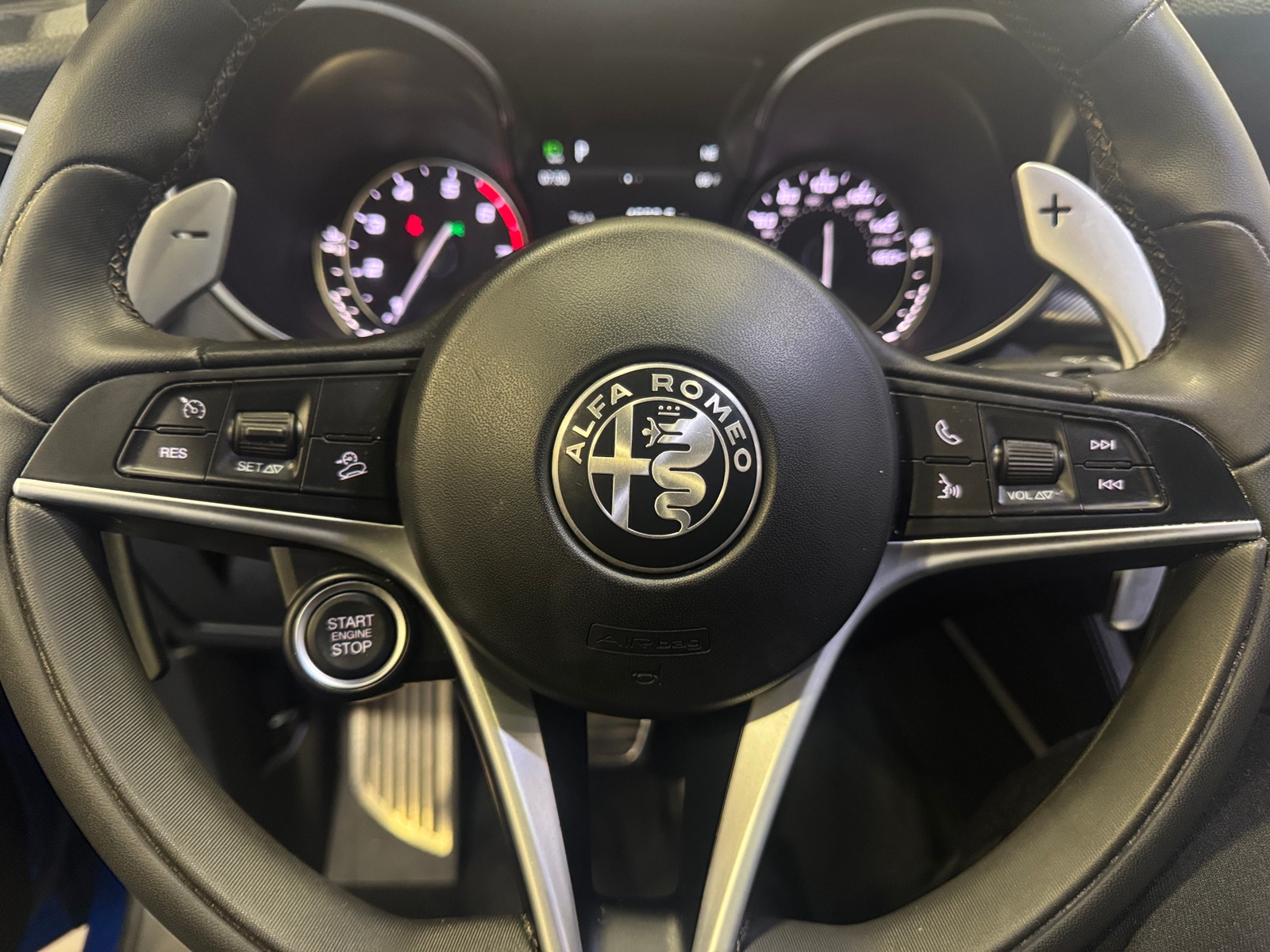 Thumbnail: 2018 Alfa Romeo Stelvio - 4