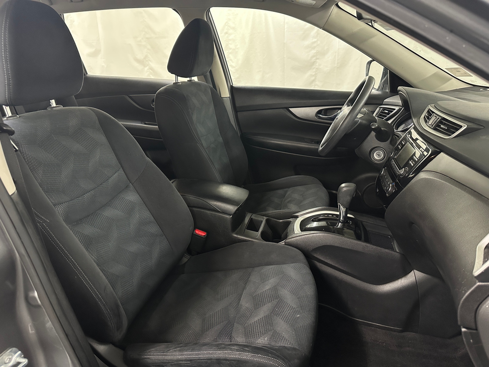 Thumbnail: 2016 Nissan Rogue - 2