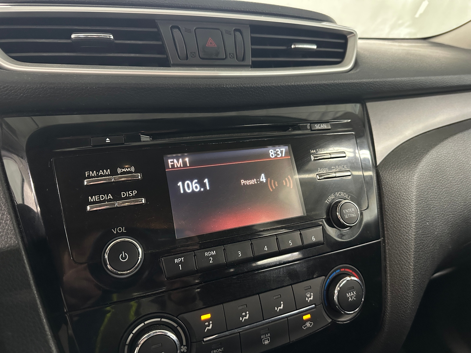 Thumbnail: 2016 Nissan Rogue - 4