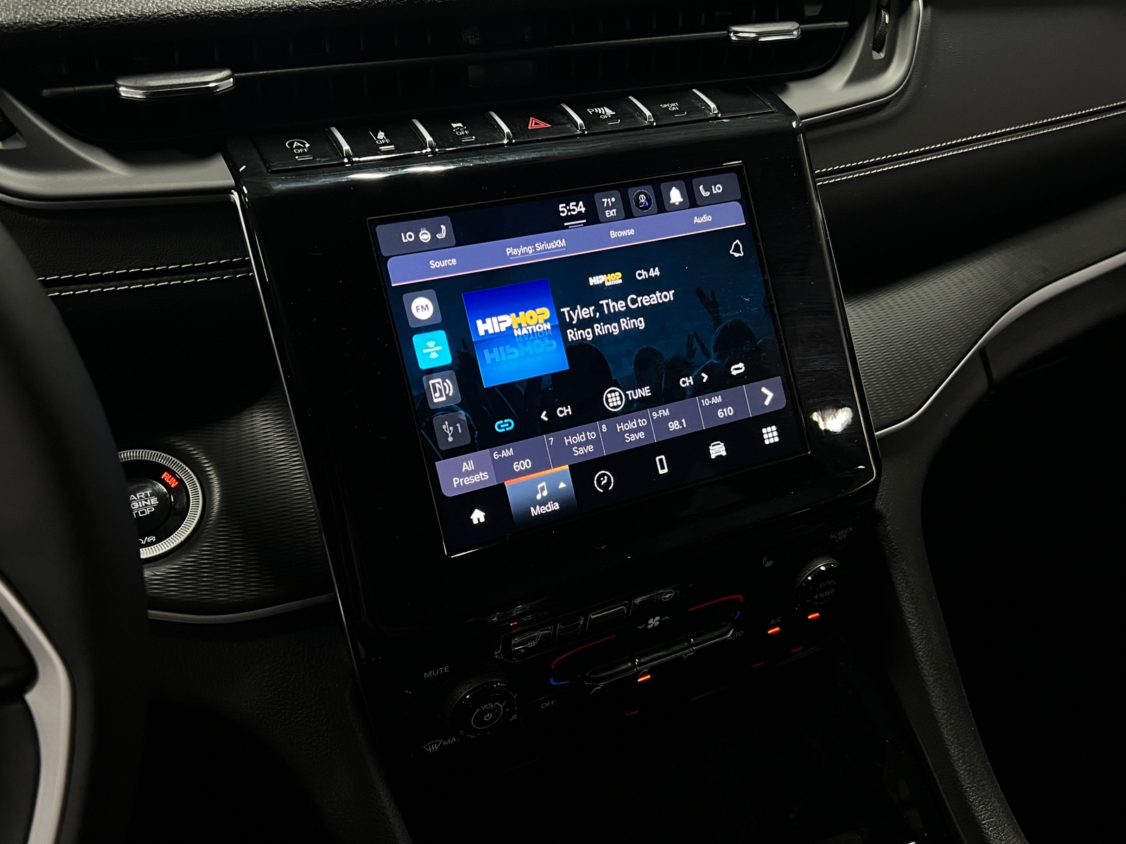 Thumbnail: 2024 Jeep Grand Cherokee L - 3