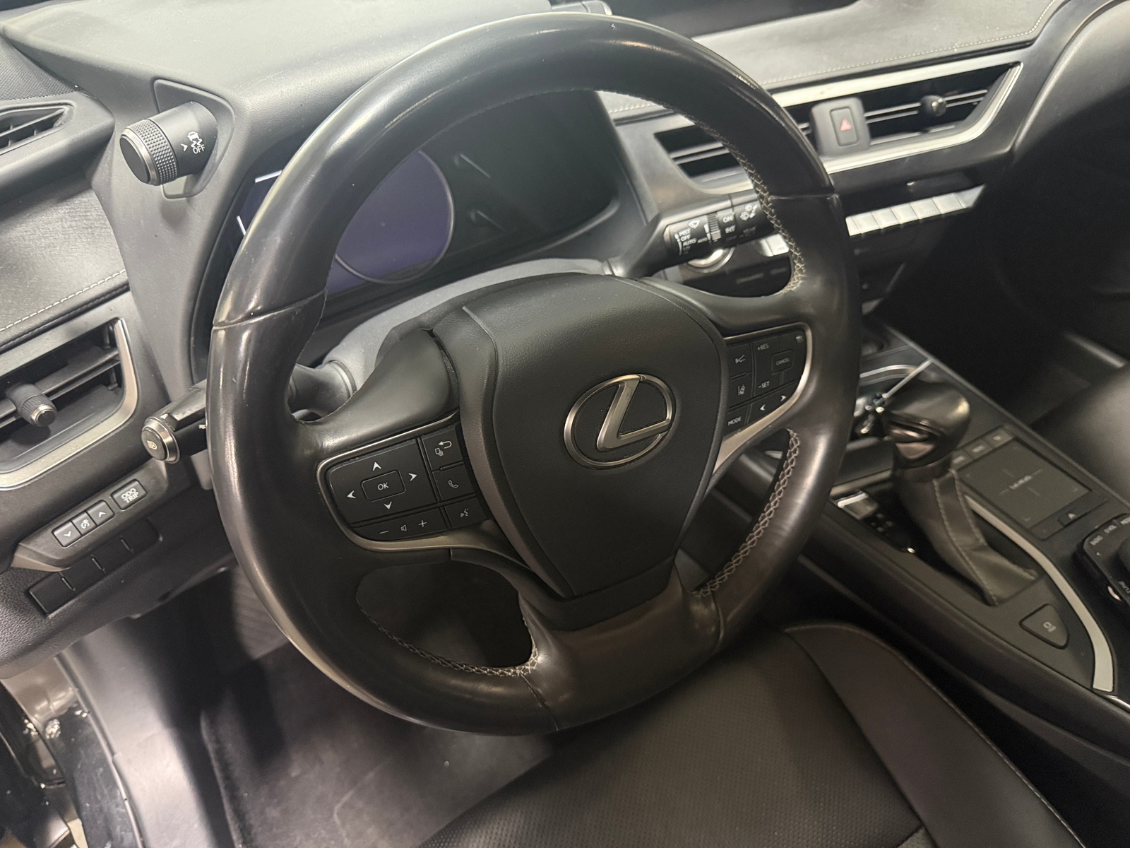 Thumbnail: 2019 Lexus UX - 4