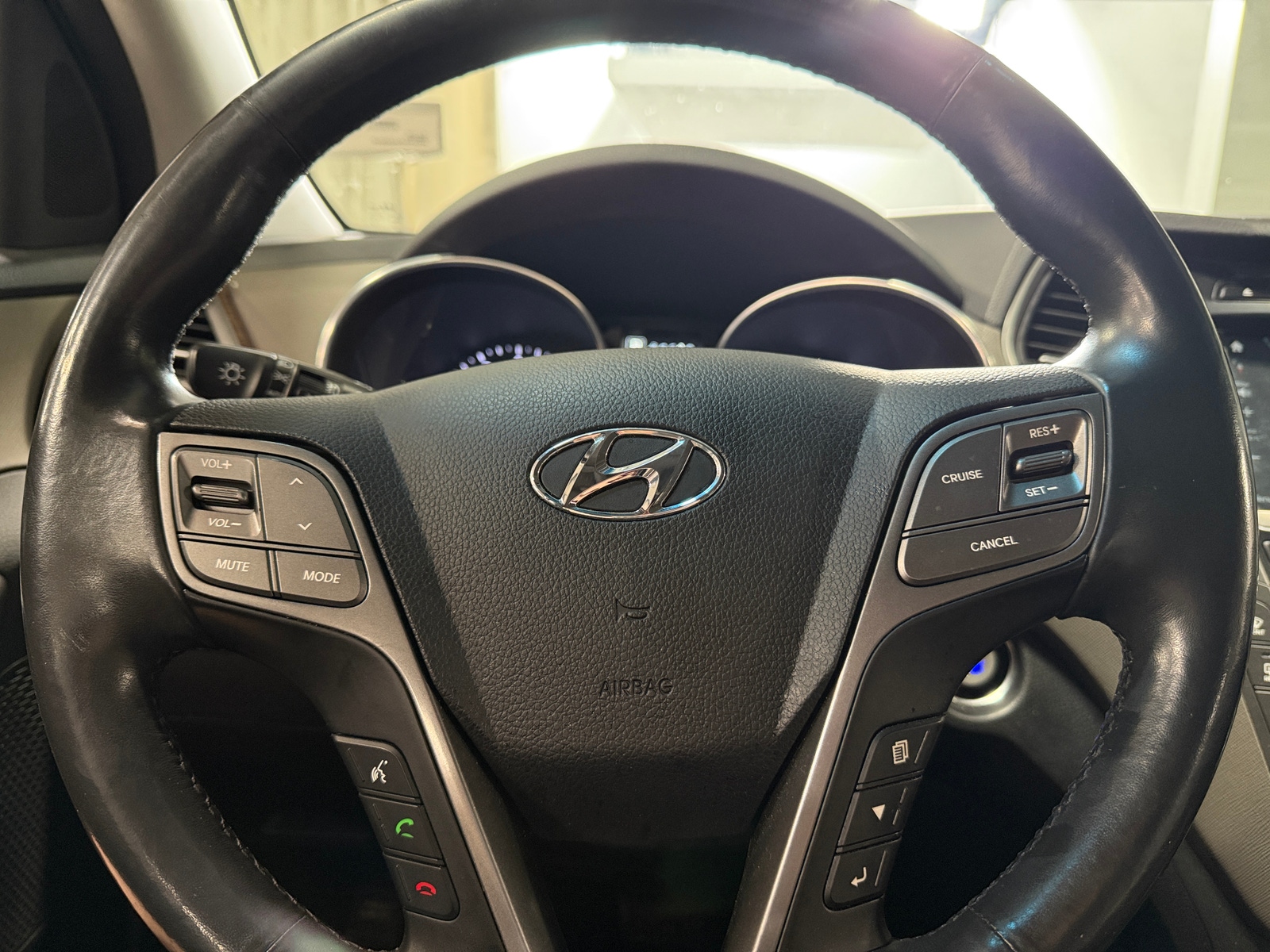 Thumbnail: 2017 Hyundai Santa Fe - 4