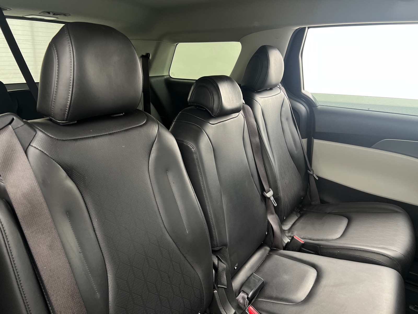 Thumbnail: 2023 Kia Carnival - 6