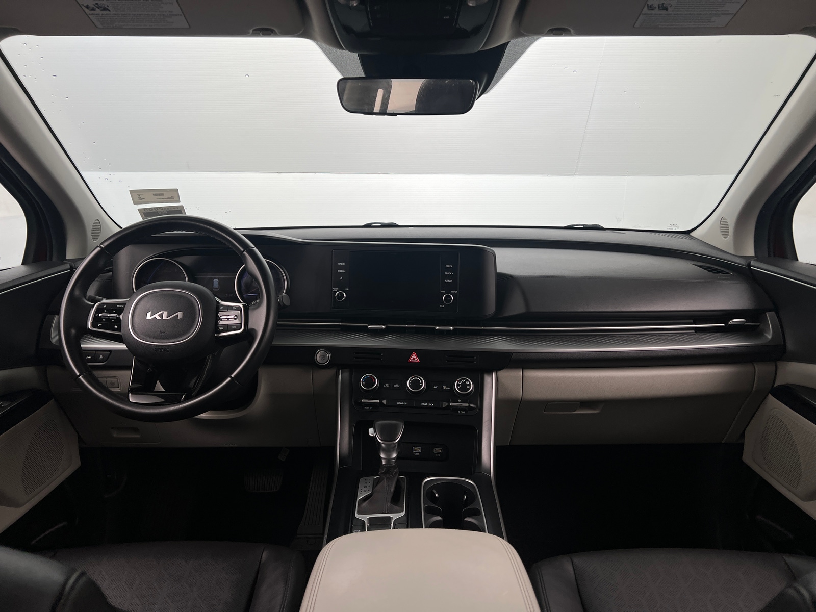 Thumbnail: 2023 Kia Carnival - 3