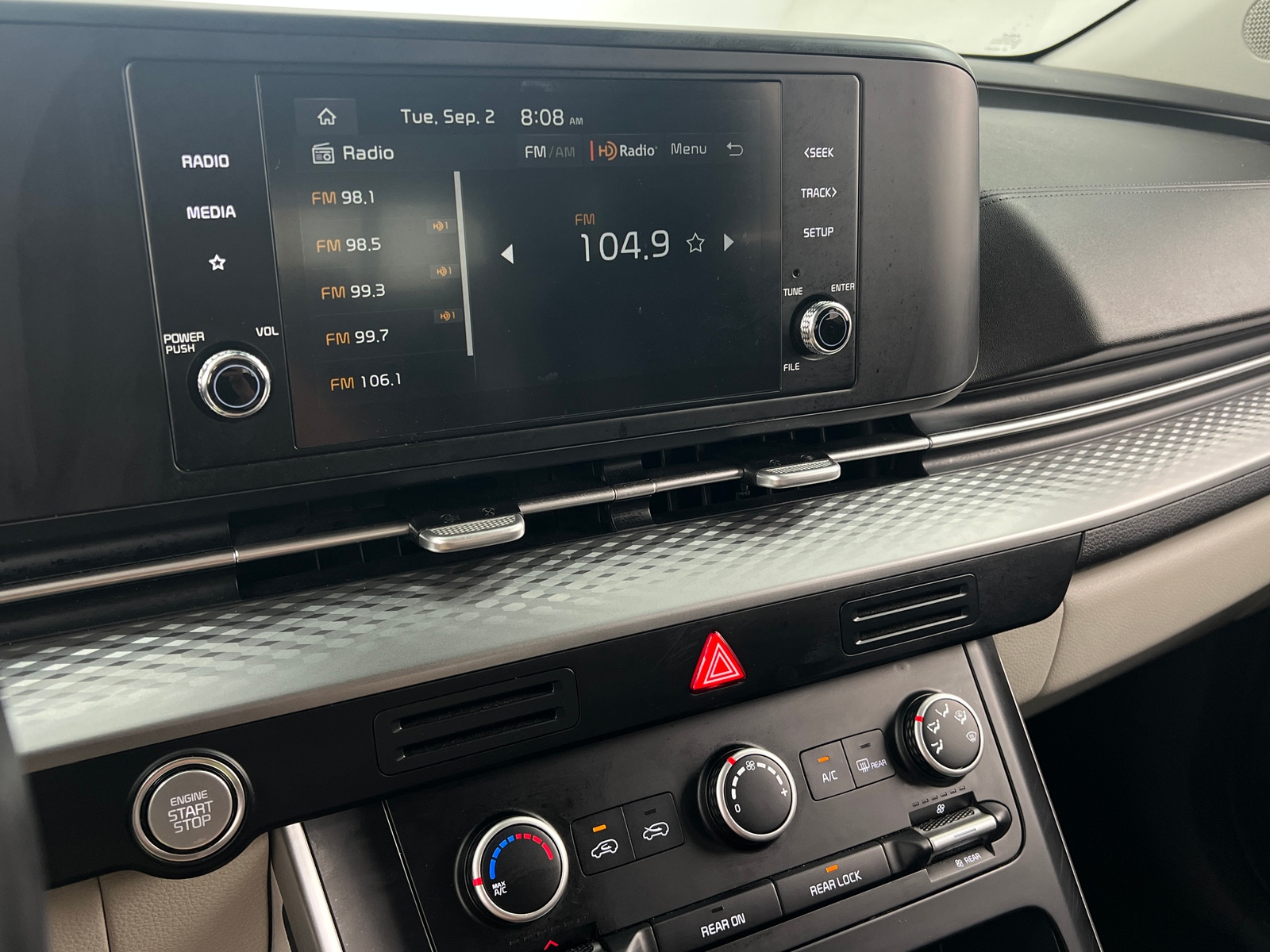 Thumbnail: 2023 Kia Carnival - 4