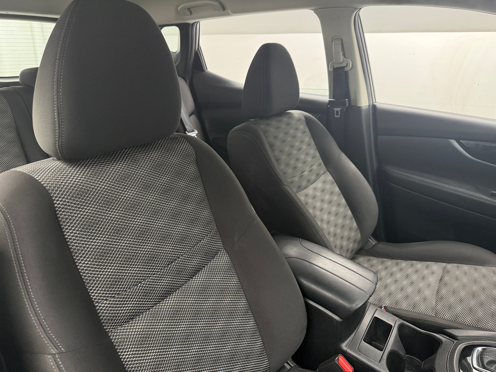 Thumbnail: 2020 Nissan Rogue Sport - 2