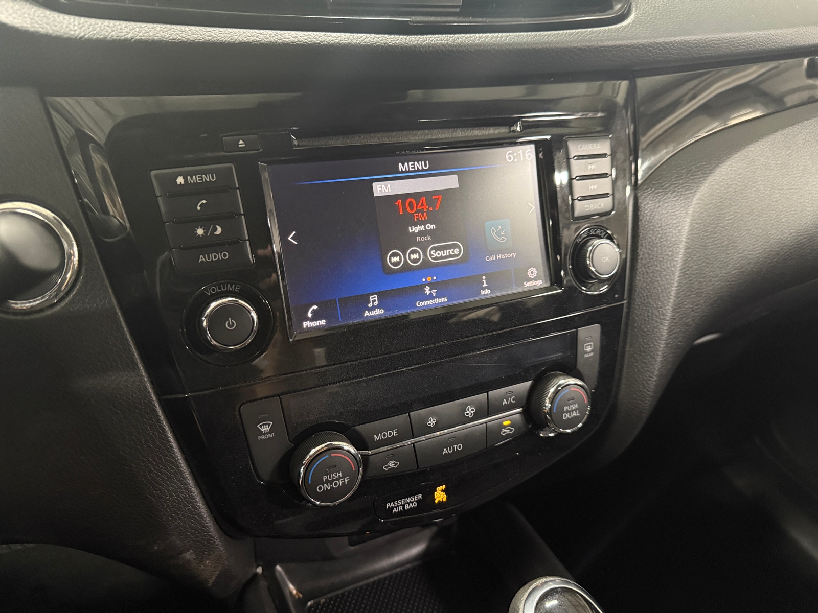 Thumbnail: 2020 Nissan Rogue Sport - 4