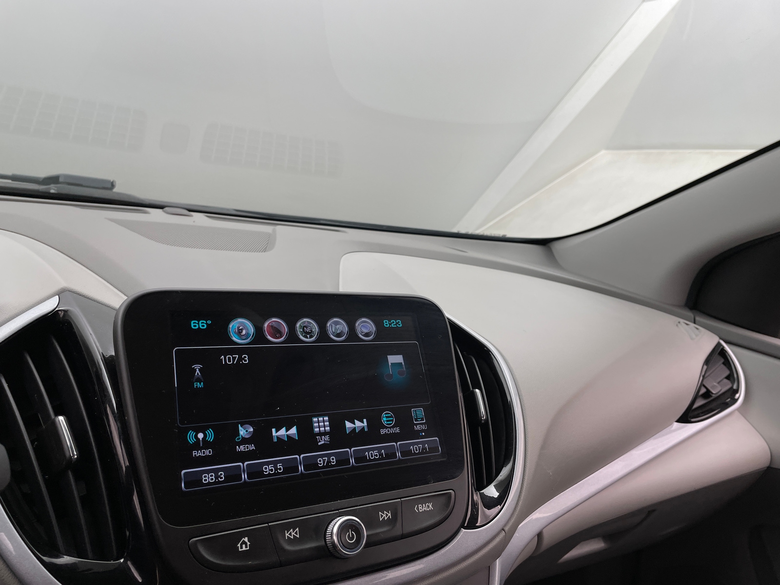 Thumbnail: 2016 Chevrolet Volt - 4